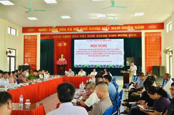 UBND xã Kiến Hải triển khai kế hoạch sắp xếp, tổ chức lại thôn và công tác đo đạc, hoàn thiện cơ sở dữ liệu đất đai