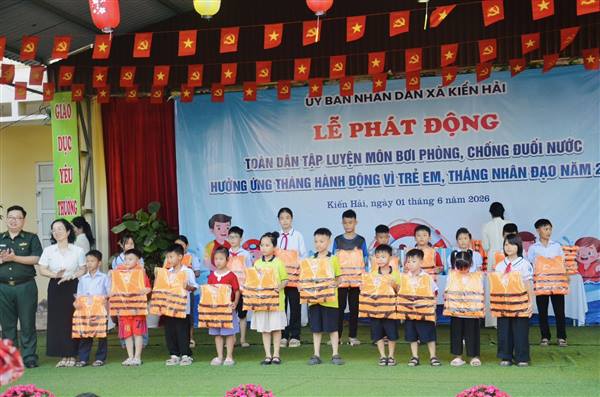  Ủy ban nhân dân xã Kiến Hải tổ chức Lễ phát động toàn dân tập luyện môn bơi nhằm phòng, chống đuối nước; khai mạc hè năm 2026; hưởng ứng Tháng hành động vì trẻ em và Tháng Nhân đạo năm 2026.