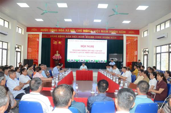 Xã Kiến Hải tổ chức Hội nghị trao đổi thông tin về việc sắp xếp, tổ chức lại các thôn trên địa bàn