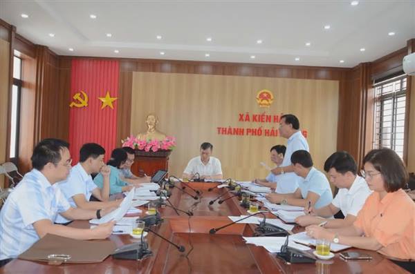 Thường trực Đảng ủy xã Kiến Hải họp, nghe báo cáo kết quả lấy ý kiến Nhân dân về việc sắp xếp, tổ chức lại các thôn trên địa bàn