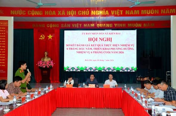 UBND XÃ KIẾN HẢI TỔ CHỨC HỘI NGHỊ SƠ KẾT CÔNG TÁC 6 THÁNG ĐẦU NĂM, TRIỂN KHAI NHIỆM VỤ 6 THÁNG CUỐI NĂM 2026