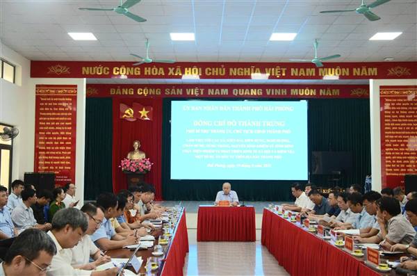 ĐỒNG CHÍ ĐỖ THÀNH TRUNG, PHÓ BÍ THƯ THÀNH ỦY, CHỦ TỊCH UBND THÀNH PHỐ LÀM VIỆC VỚI CÁC ĐỊA PHƯƠNG VỀ PHÁT TRIỂN KINH TẾ - XÃ HỘI VÀ KIỂM TRA CÁC DỰ ÁN ĐẦU TƯ