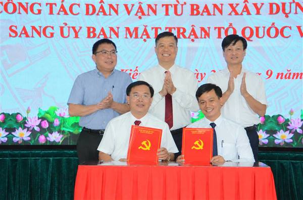 XÃ KIẾN HẢI TỔ CHỨC HỘI NGHỊ BÀN GIAO CHỨC NĂNG, NHIỆM VỤ THAM MƯU CÔNG TÁC DÂN VẬN