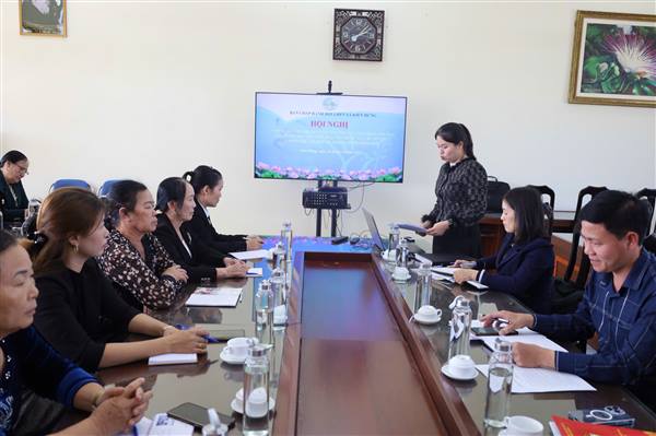 Hội Liên hiệp Phụ nữ xã Kiến Hưng tổ chức Hội nghị Ban Chấp hành nhằm lấy ý kiến tham gia vào Đề án “Tăng cường sự lãnh đạo, chỉ đạo của Đảng ủy đối với mặt trận tổ quốc và các tổ chức chính trị – xã hội trong tình hình mới”