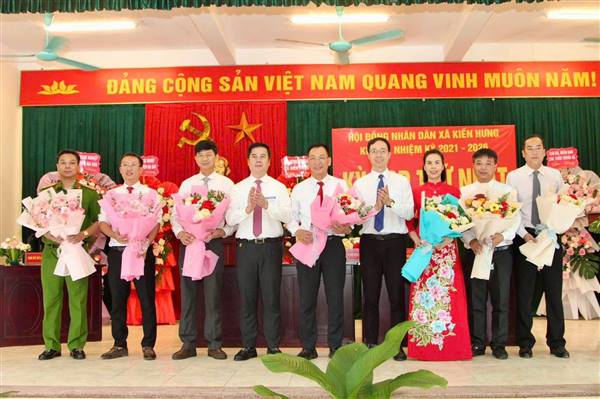 HĐND xã Kiến Hưng nhân kỷ niệm 80 năm Ngày truyền thống