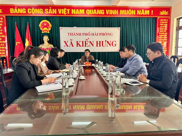 Thường trực Đảng ủy xã Kiến Hưng tổ chức hội nghị duyệt chương trình công tác năm 2026 của Ủy ban Mặt trận Tổ quốc Việt Nam xã và Đoàn Thanh niên Cộng sản Hồ Chí Minh xã. 