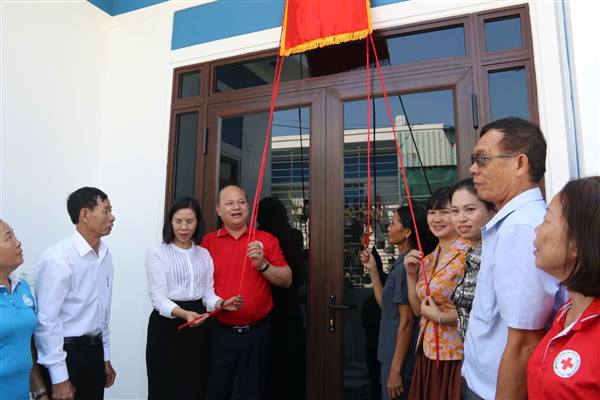KIẾN HƯNG: KHÁNH THÀNH NHÀ CHỮ THẬP ĐỎ – LAN TỎA TINH THẦN “KHÔNG ĐỂ AI BỊ BỎ LẠI PHÍA SAU