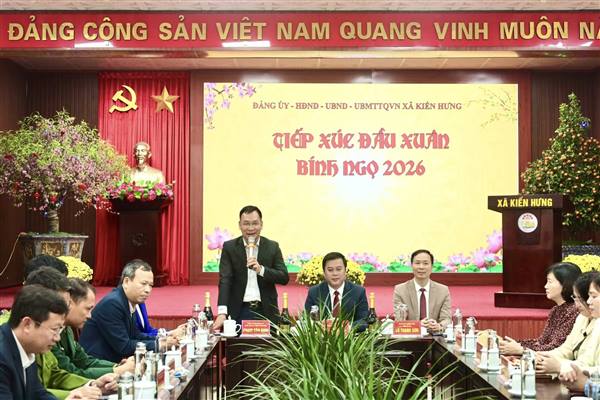 Sáng 23/02/2026 (tức mùng 7 tháng Giêng năm Bính Ngọ), Đảng ủy, HĐND, UBND, Uỷ ban MTTQ Việt Nam xã Kiến Hưng tổ chức tiếp xúc cán bộ, công chức, viên chức, người lao động đầu Xuân Bính Ngọ 2026.
