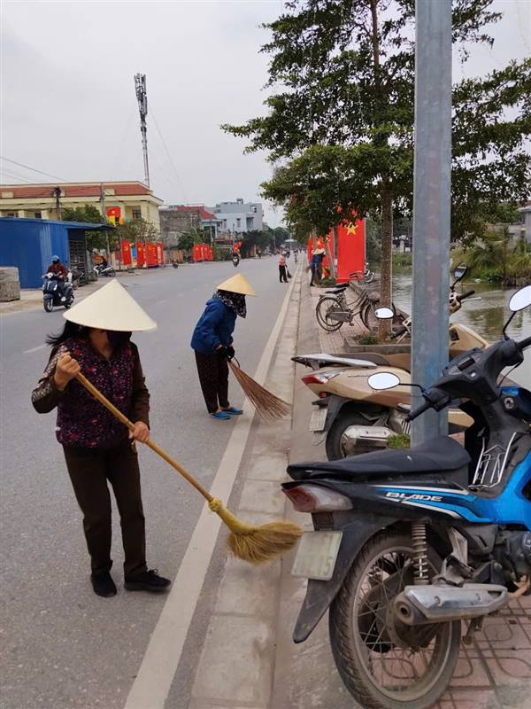 UBND xã Kiến Hưng đã phối hợp với Công an xã tổ chức ra quân kiểm tra, lập lại trật tự an toàn giao thông, trật tự đô thị, phục vụ Tết Nguyên đán Bính Ngọ 2026