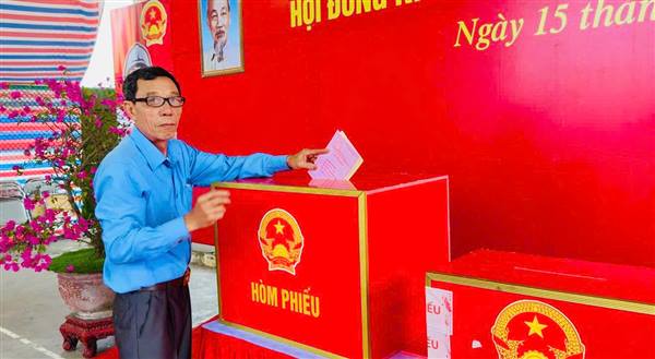 PHÓNG SỰ: RỘN RÀNG NGÀY HỘI NON SÔNG TẠI XÃ KIẾN HƯNG
