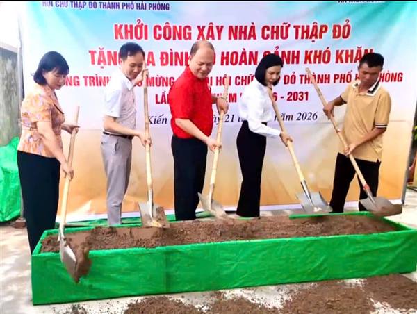 Hội Chữ thập đỏ xã Kiến Hưng tổ chức Chương trình khởi công xây dựng nhà Chữ thập đỏ