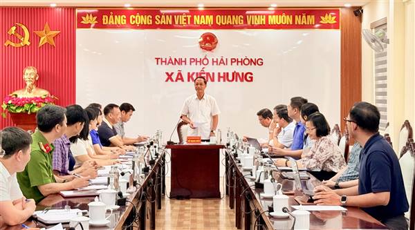 Sáng ngày 27 tháng 6, đồng chí Đỗ Mạnh Hiến, Phó Bí thư Thường trực Thành ủy làm việc với Đảng ủy xã Kiến Hưng về tình hình triển khai thực hiện Nghị quyết số không năm của Ban Chấp hành Đảng bộ thành phố về xây dựng mô hình Chủ nghĩa xã hội gắn với con người Xã hội chủ nghĩa tại thành phố Hải Phòng.