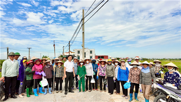 Hội nông dân Kiến Hưng tập huấn và ra quân duy trì mô hình “Cánh đồng không rác thải”