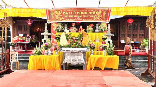 LÃNH ĐẠO XÃ KIẾN HƯNG DÂNG HƯƠNG CÚNG GIỖ THÁI HOÀNG THÁI HẬU VŨ THỊ NGỌC TOÀN