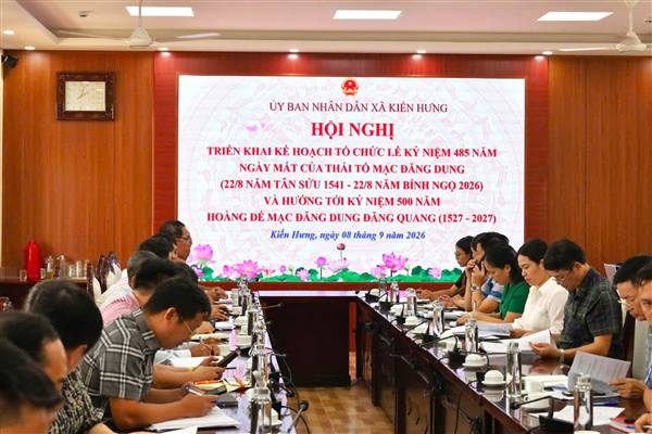 UBND XÃ KIẾN HƯNG HỌP THỐNG NHẤT NỘI DUNG, CHUẨN BỊ CHU ĐÁO LỄ KỶ NIỆM 485 NĂM NGÀY MẤT THÁI TỔ MẠC ĐĂNG DUNG
