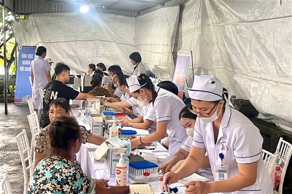 KIẾN HƯNG KHỞI ĐỘNG ĐỢT CAO ĐIỂM KHÁM SỨC KHỎE TOÀN DÂN