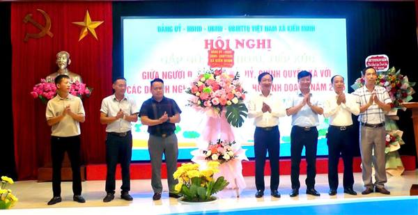 Đảng ủy - HĐND - UBND - UBMTTQ VN xã Kiến Minh tổ chức Hội nghị gặp gỡ, đối thoại, tiếp xúc giữa người đứng đầu cấp ủy, chính quyền xã với các doanh nghiệp, HTX, hộ kinh doanh năm 2025 nhân kỷ niệm 21 năm ngày Doanh nhân Việt Nam (13/10/2004 - 13/10/2025).