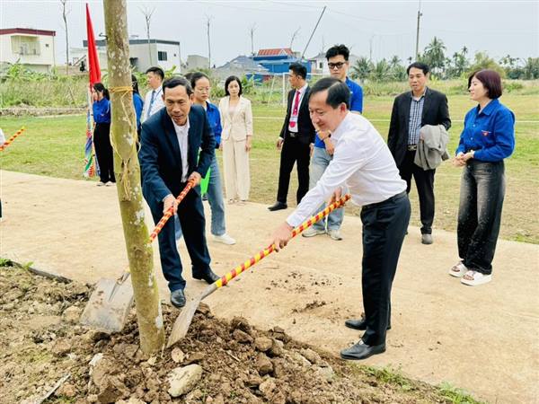 Tết trồng cây xã Kiến Minh