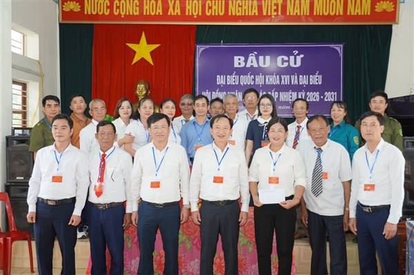 ỦY BAN BẦU CỬ XÃ KIẾN MINH KỊP THỜI ĐỘNG VIÊN LỰC LƯỢNG LÀM CÔNG TÁC BẦU CỬ TẠI CÁC TỔ, CÓ NHIỀU NỖ LỰC HOÀN THÀNH TỐT NHIỆM VỤ