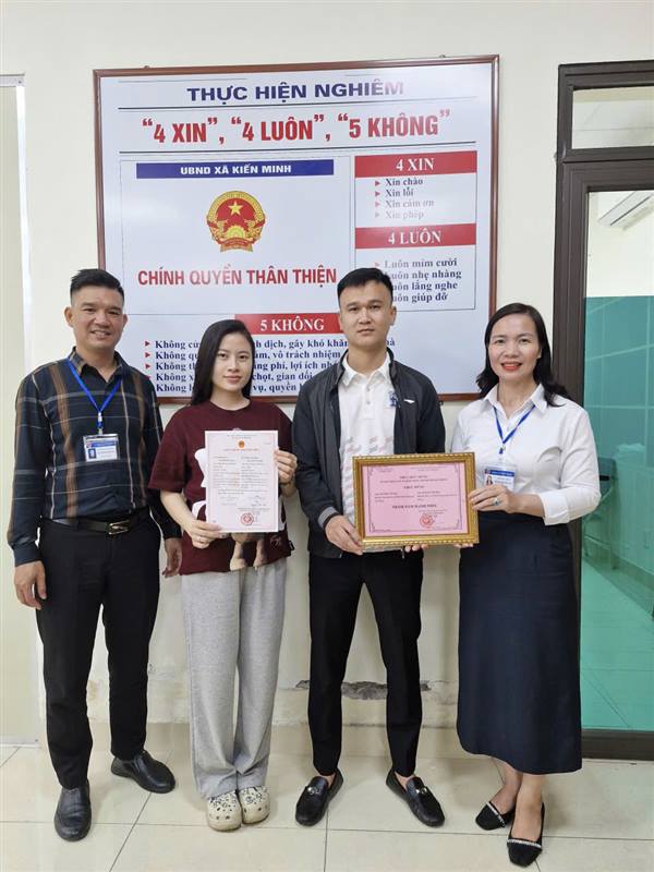 KIẾN MINH: XÂY DỰNG CHÍNH QUYỀN THÂN THIỆN QUA NHỮNG HÀNH ĐỘNG ĐẦY Ý NGHĨA