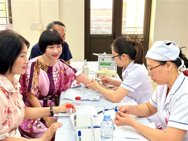 Ủy ban  ban nhân dân xã Kiến Minh  tổ chức khám sức khoẻ định kỳ hoặc khám sàng lọc miễn phí cho người dân trên địa bàn xã Kiến Minh