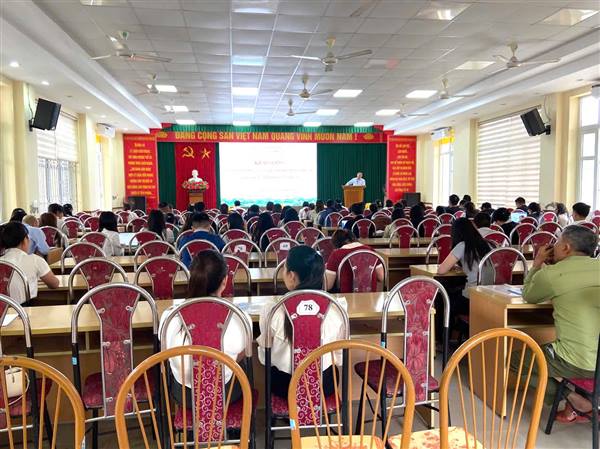 Trung tâm Chính trị xã Kiến Thụy:

Khai giảng lớp bồi dưỡng lý luận chính trị dành cho đảng viên mới khóa I năm 2025