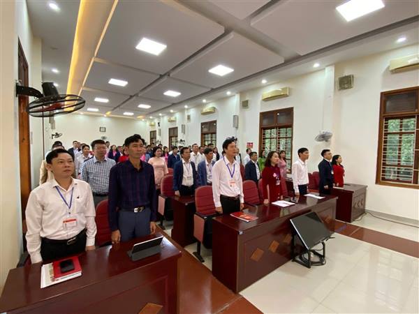 Xã Kiến Thụy: Tổ chức Lễ chào cờ và sinh hoạt chính trị tháng 11 năm 2025