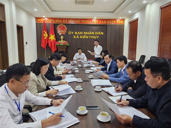 HĐND xã Kiến Thụy: Tổ chức Hội nghị liên tịch thống nhất các nội dung

kỳ họp thứ Ba (kỳ họp chuyên đề) HĐND khóa I, nhiệm kỳ 2021-2026