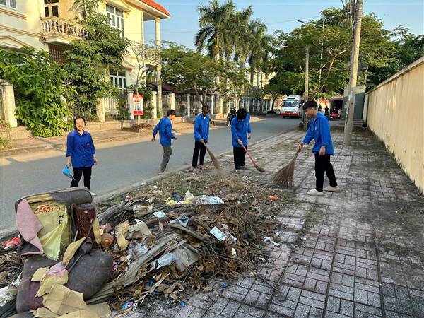 ĐOÀN XÃ KIẾN THỤY RA QUÂN “NGÀY CHỦ NHẬT XANH”