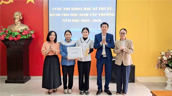 Học sinh trường THCS Thị Trấn Núi Đối đạt giải Ba cuộc thi KHKT cấp Thành phố

