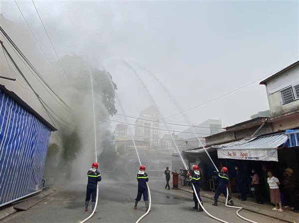 Xã Kiến Thụy: Tổ chức diễn tập phương án chữa cháy và cứu nạn, cứu hộ năm 2025