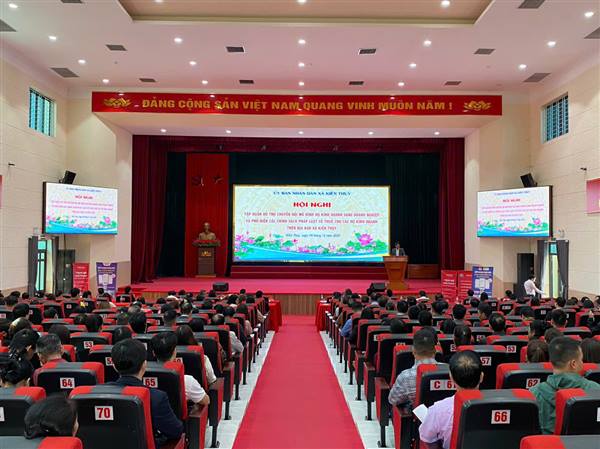 XÃ KIẾN THỤY TỔ CHỨC HỘI NGHỊ TẬP HUẤN HỖ TRỢ CHUYỂN ĐỔI HỘ KINH DOANH SANG DOANH NGHIỆP