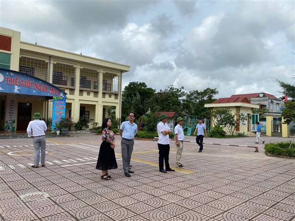 Kiểm tra tiến độ thi công xây mới trường mầm non
