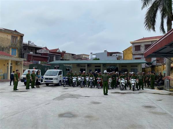 Công an xã Kiến Thuỵ ra quân cao điểm bảo đảm an ninh trật tự

