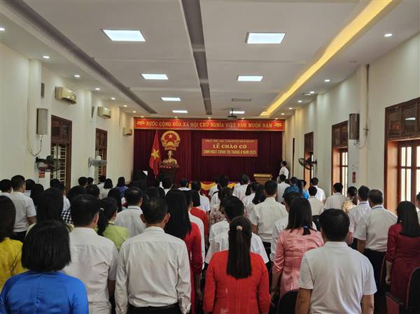 Xã Kiến Thụy tổ chức Lễ chào cờ đầu tháng 8

