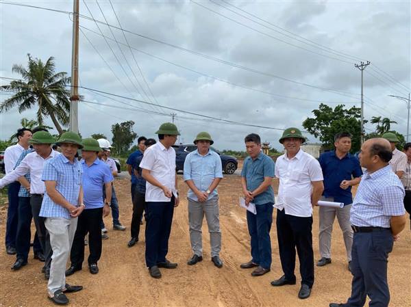 LÃNH ĐẠO UBND THÀNH PHỐ KIỂM TRA 

DỰ ÁN ĐẦU TƯ XÂY DỰNG ĐƯỜNG NỐI TỈNH LỘ 354 QUA KCN KIẾN THỤY