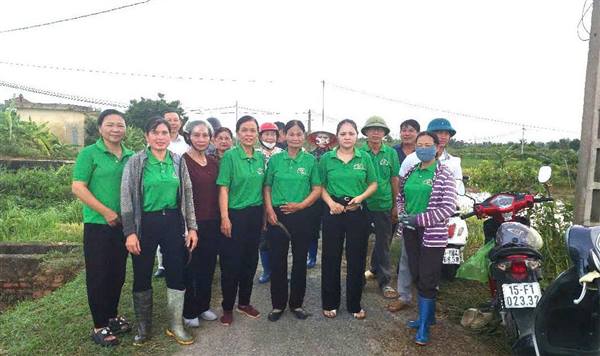 HỘI NÔNG DÂN XÃ KIẾN THỤY TRIỂN KHAI MÔ HÌNH CẤY LÚA PHỤC VỤ SẢN XUẤT GẠO HỮU CƠ TẠI CÁNH ĐỒNG THÔN VĂN HÒA 

