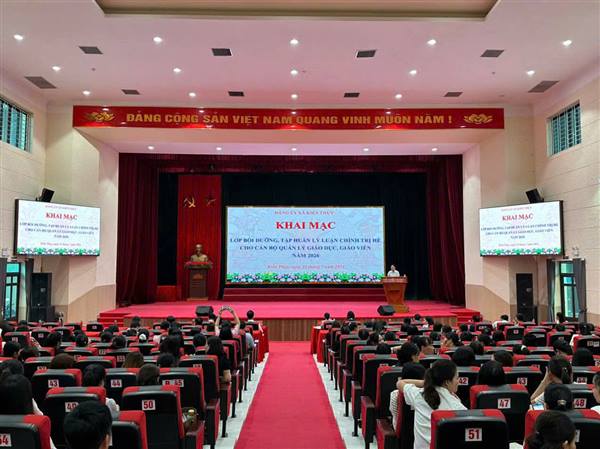 XÃ KIẾN THỤY TỔ CHỨC LỚP BỒI DƯỠNG, TẬP HUẤN CHÍNH TRỊ HÈ NĂM 2026 CHO CÁN BỘ QUẢN LÝ GIÁO DỤC VÀ GIÁO VIÊN NĂM 2026