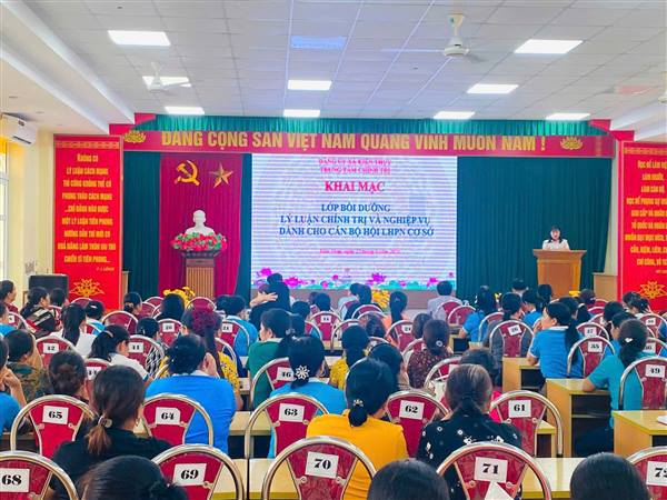 TRUNG TÂM CHÍNH TRỊ XÃ KIẾN THỤY TỔ CHỨC LỚP BỒI DƯỠNG LÝ LUẬN CHÍNH TRỊ VÀ NGHIỆP VỤ DÀNH CHO CÁN BỘ HỘI LHPN CƠ SỞ NĂM 2026