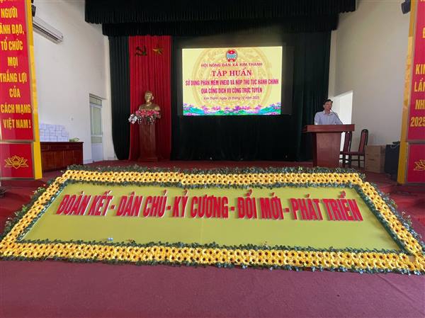 Hội nông dân xã Kim Thành tổ chức lớp tập huấn sử dụng phần mềm VNeID và nộp thủ tục hành chính qua cổng dịch vụ công trực tuyến