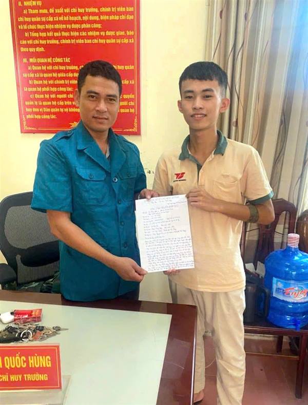 Tấm gương tuổi trẻ tiêu biểu: em Vũ Việt Anh - Hai năm liền tình nguyện viết đơn nhập ngũ 