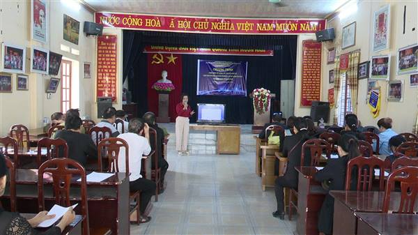 Phổ biến kỹ năng và hướng dẫn chuyển đổi số cho người dân, doanh nghiệp và các cơ sở kinh doanh trên địa bàn Tổ dân phố Cộng Hoà, phường Kinh Môn, TP Hải Phòng.