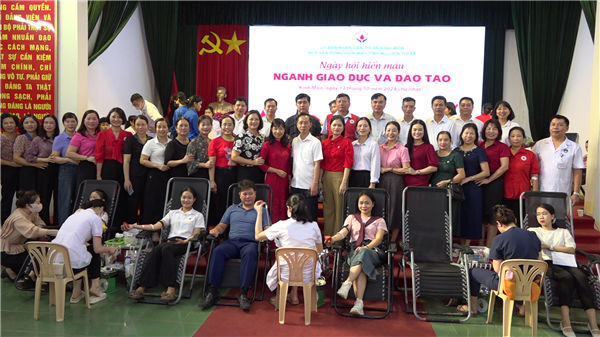 Hưởng ứng phong trào vận động hiến máu tình nguyện Ngành Giáo dục năm 2025 