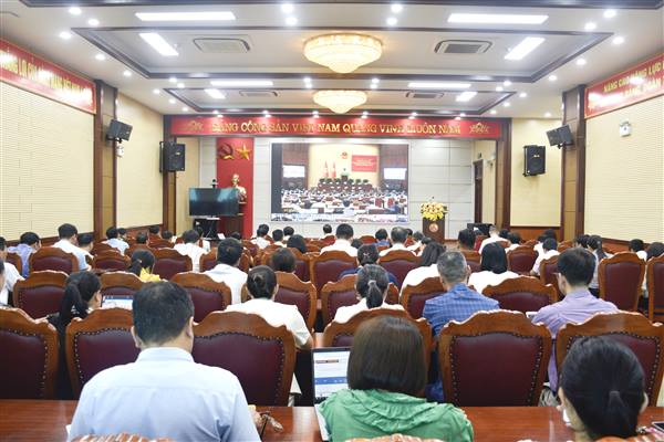 Phường Kinh Môn tham dự Hội nghị toàn quốc quán triệt, triển khai thực hiện Nghị quyết Trung ương 4