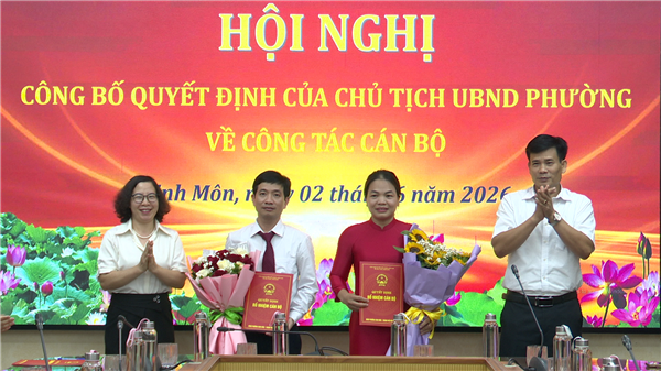 Công bố Quyết định của Chủ tịch UBND phường Kinh Môn, TP Hải Phòng về công tác cán bộ. 
