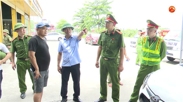 Kiên quyết xử lý vi phạm, lập lại trật tự hành lang an toàn giao thông trên địa bàn phường Kinh Môn