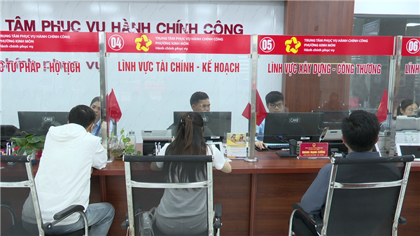 Chuyển đổi số trong cải cách thủ tục hành chính – Hướng đến sự hài lòng của người dân