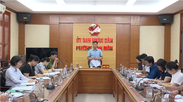 UBND phường Kinh Môn tổ chức Hội nghị triển khai Nghị quyết số 04/NQ-HĐND về chính sách hỗ trợ hộ nghèo, hộ cận nghèo.