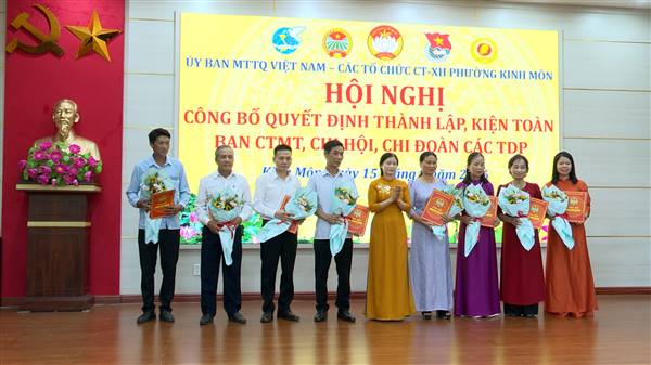Phường Kinh Môn công bố các quyết định kiện toàn Ban Công tác Mặt trận và sơ kết công tác MTTQ, các tổ chức chính trị - xã hội 6 tháng đầu năm 2026