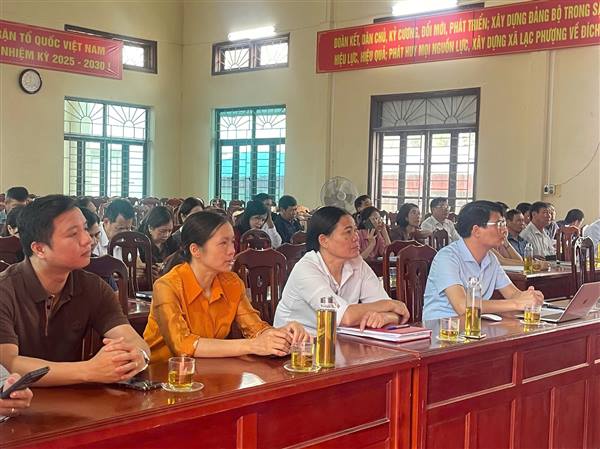 Đảng ủy xã tham dự tập huấn triển khai ứng dụng Sổ tay đảng viên